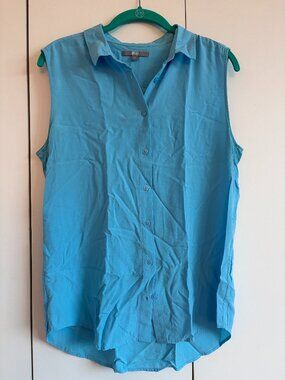 Uniqlo sleeveless button-down blouse sky blue M
